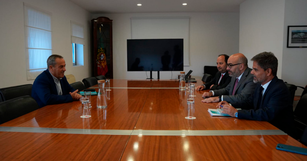 Presidente da Câmara Municipal de Benavente recebe Ministro das Infraestruturas no Campo de Tiro da Força Aérea, em Samora Correia